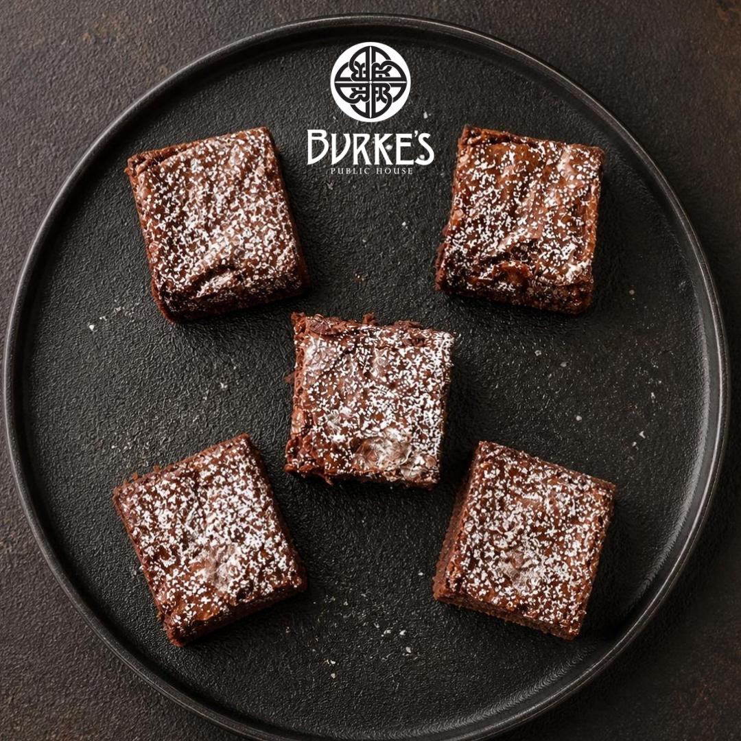 Burke's Brownie Bites & Lava Cake – Edgewater Chicago Burke's Brownie Bites and lava cake dessert served at Burke's Public House in Edgewater, Chicago (5401 N Broadway)